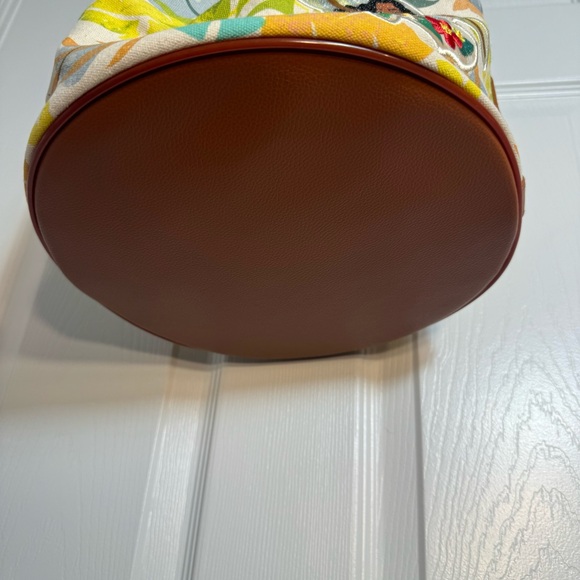 NWT. Disney Store Moana pool beach Bag. Carry all your poolside or beach items - Picture 10 of 13